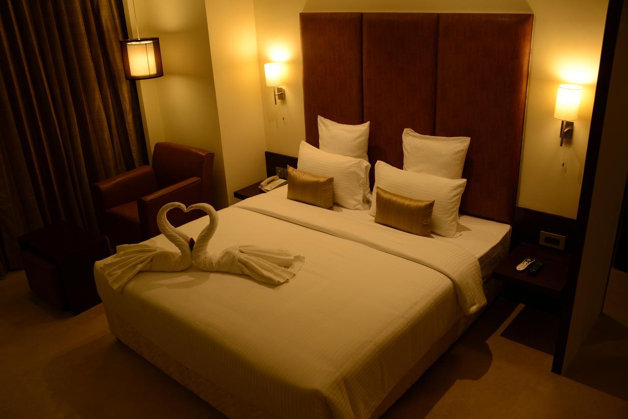 Blu Iris Hotel Chennai Ngoại thất bức ảnh