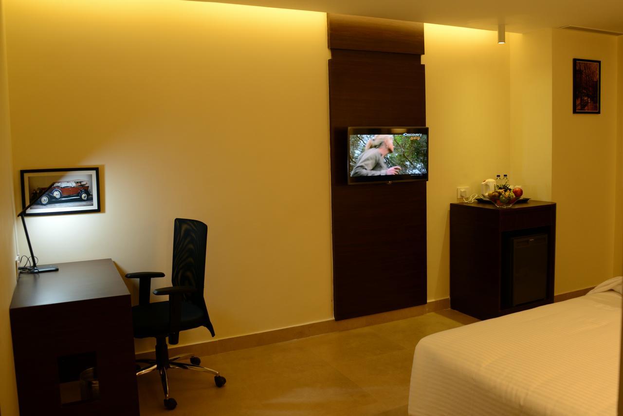 Blu Iris Hotel Chennai Ngoại thất bức ảnh