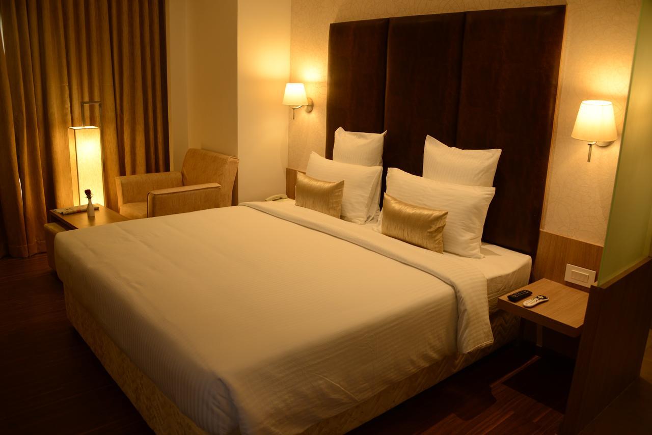 Blu Iris Hotel Chennai Ngoại thất bức ảnh