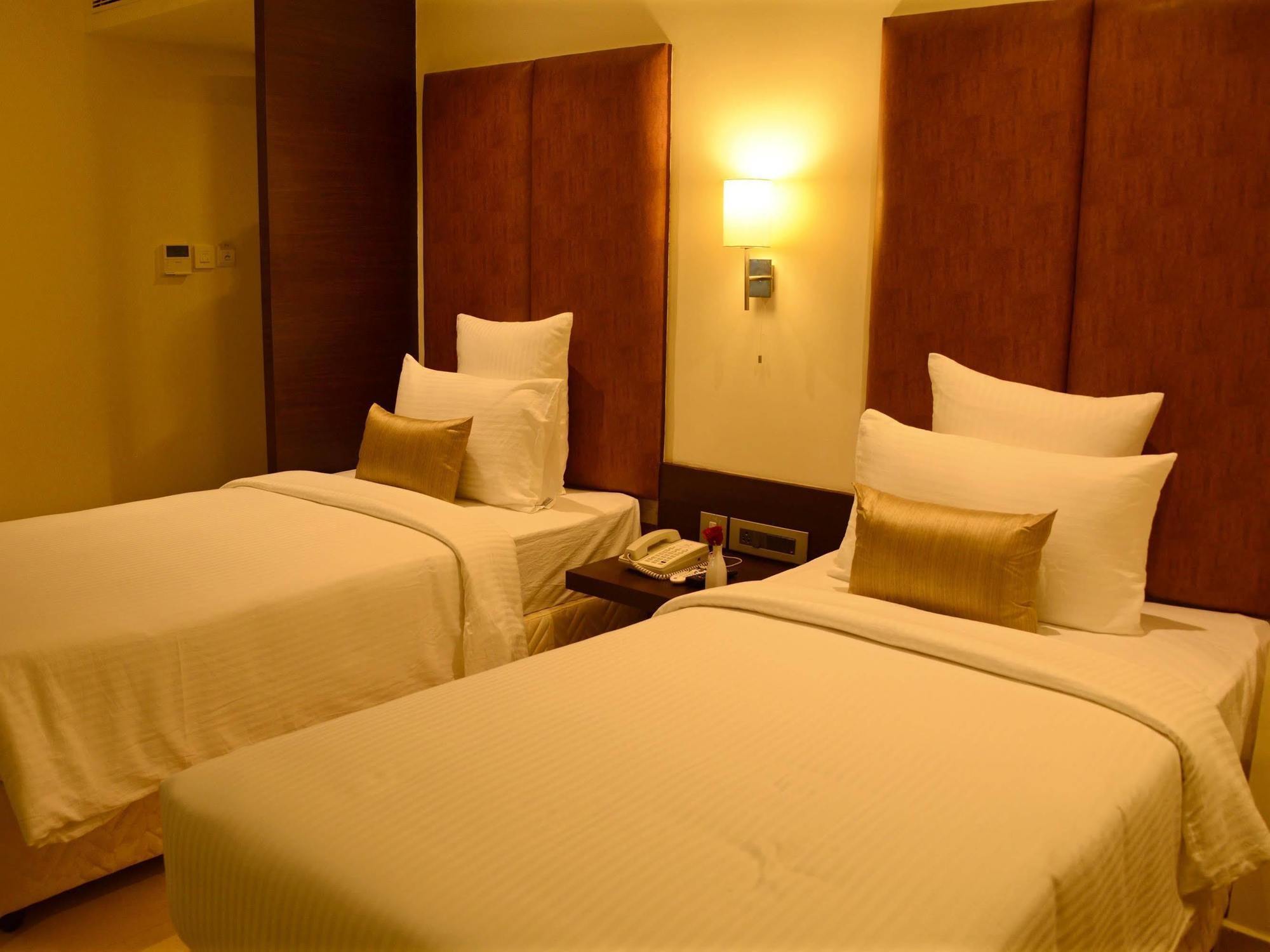Blu Iris Hotel Chennai Ngoại thất bức ảnh