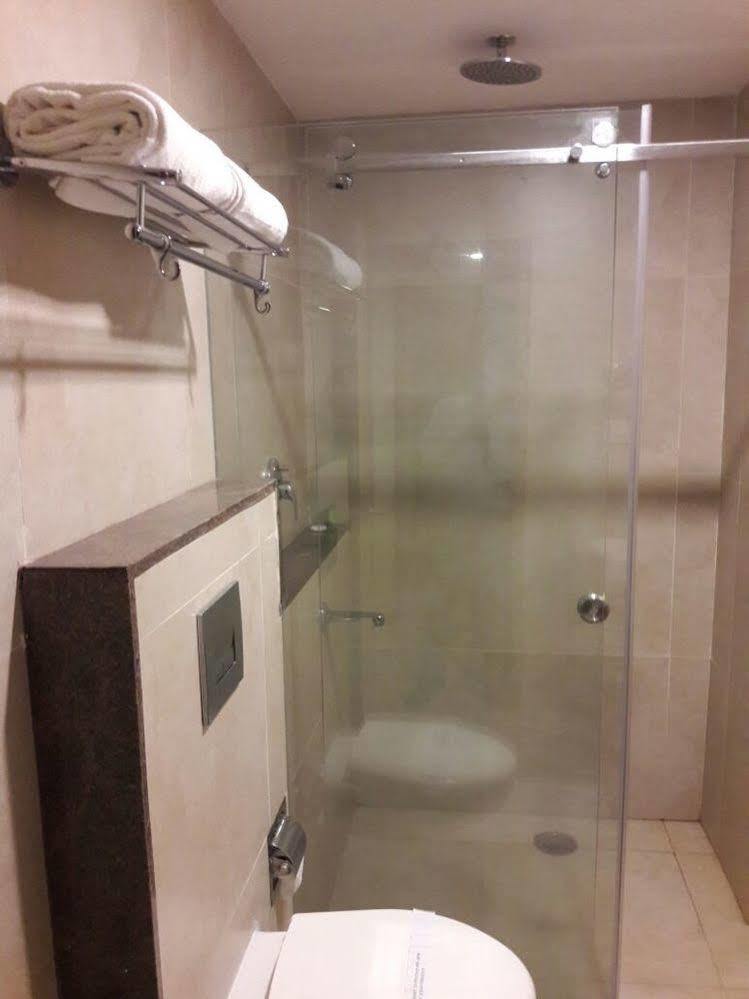 Blu Iris Hotel Chennai Ngoại thất bức ảnh