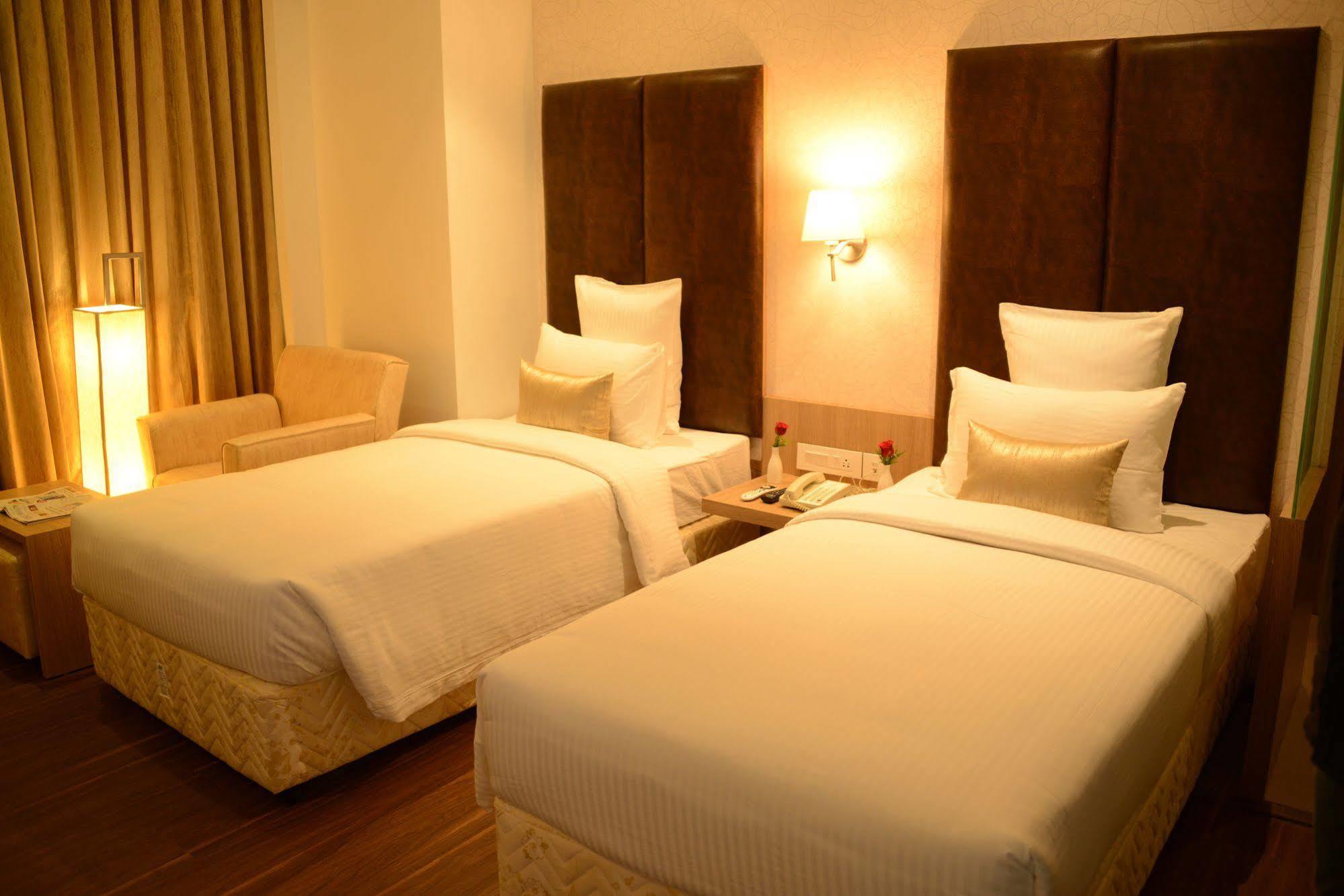 Blu Iris Hotel Chennai Ngoại thất bức ảnh