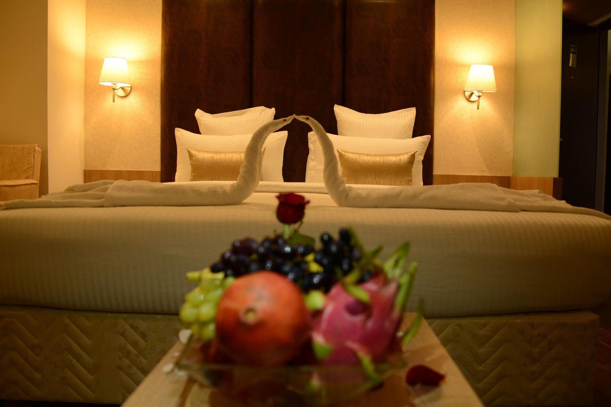 Blu Iris Hotel Chennai Ngoại thất bức ảnh