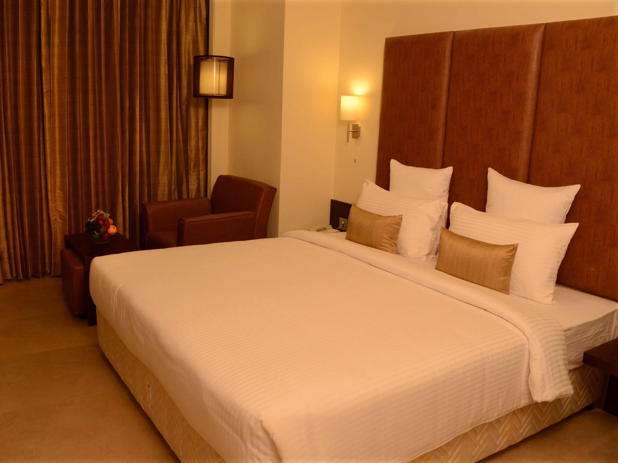 Blu Iris Hotel Chennai Ngoại thất bức ảnh